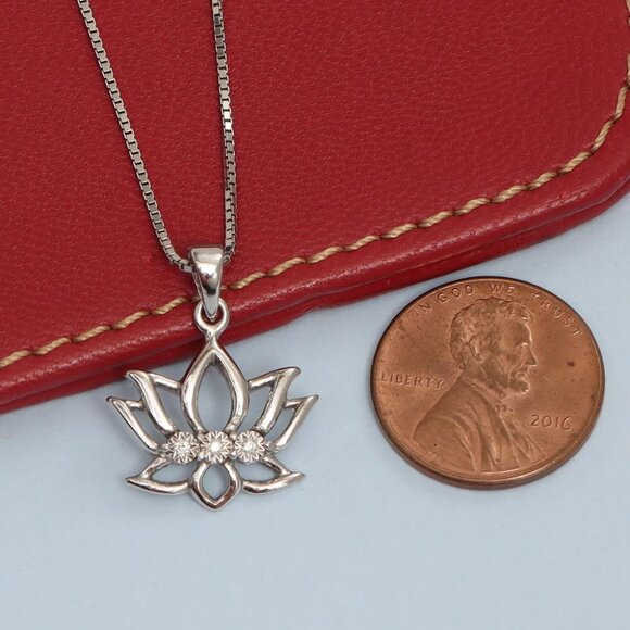 925 Sterling Silver Crescent Moon & Star Pendant Necklace with 0.02Ct G-H Diamon - Picture 3 of 7